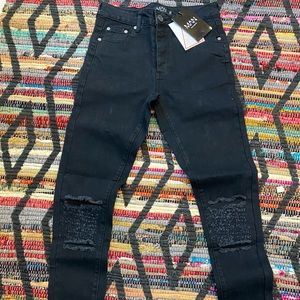 New Black men’s ripped skinny Jean w/zippered leg